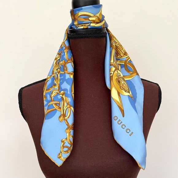 New Gucci Scarf Logo Chains Blue Gold Silk Wrap - Picture 10 of 11